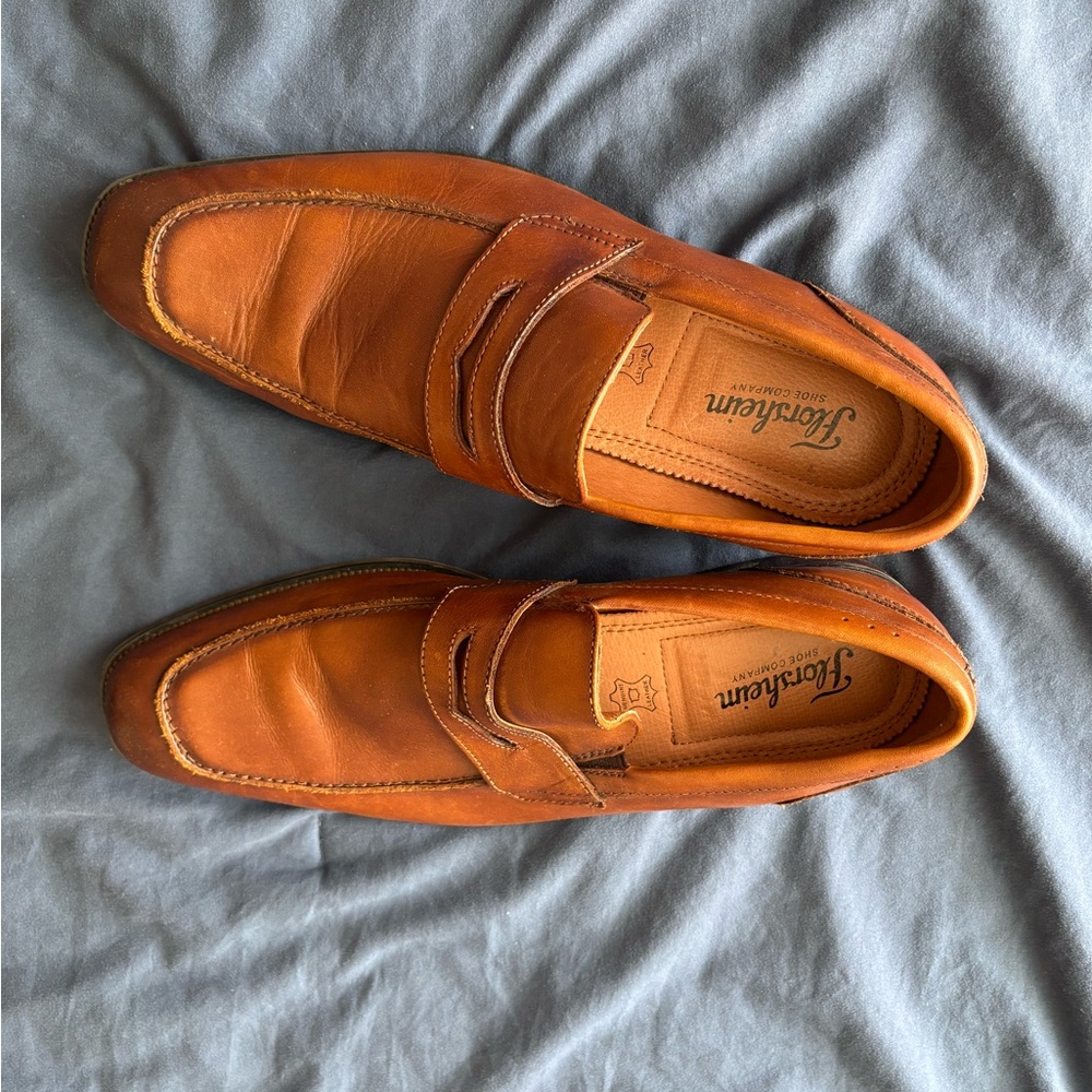 Hush Puppies Tan Leather Slip-On Loafers Classic Design